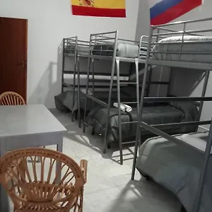 Dama Hostelbb Неаполь